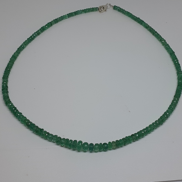 Natural Bogata Columbian grade Aaa emerald beaded necklace .57 carats Wholesale! - Picture 8 of 12